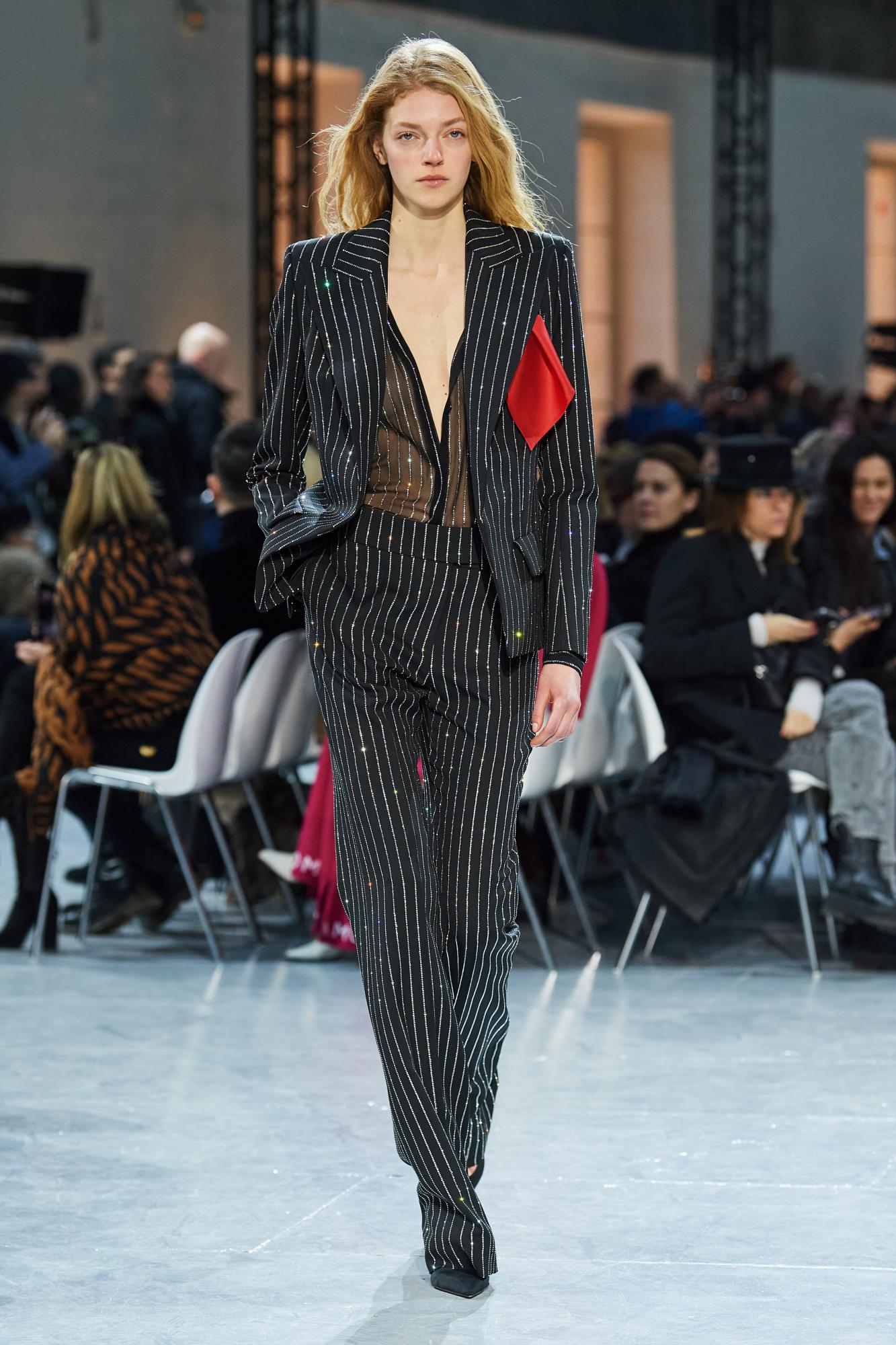 Мафия, балет и танцы до упаду: 11 модных трендов с Недели высокой моды в Париже